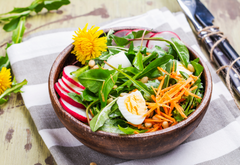 How to make a healthy salad